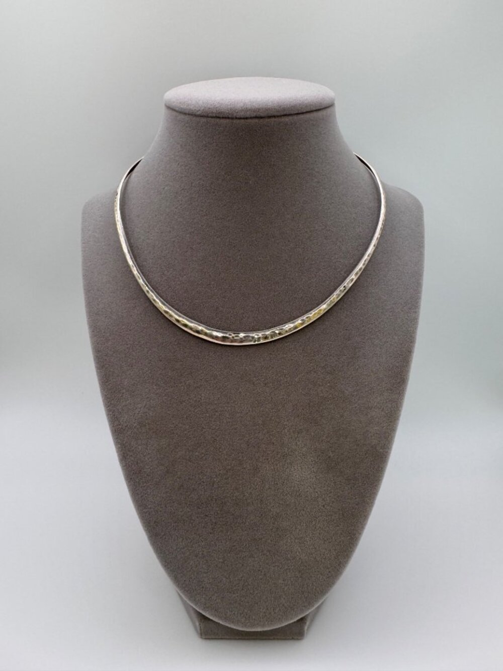 Vintage Mexico ATI 925 Sterling Silver Hammered Torque Collar Necklace 16g